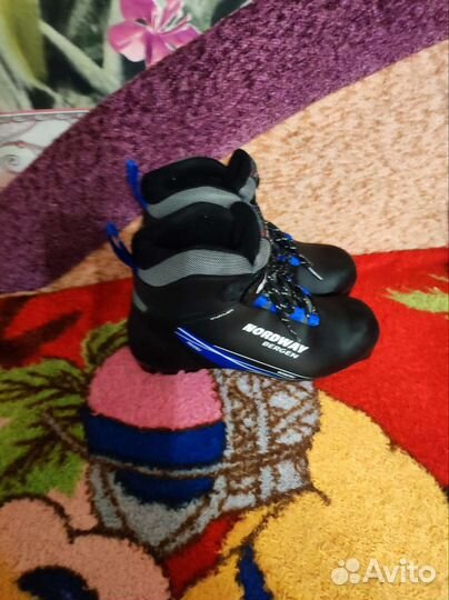 Лыжные ботинки