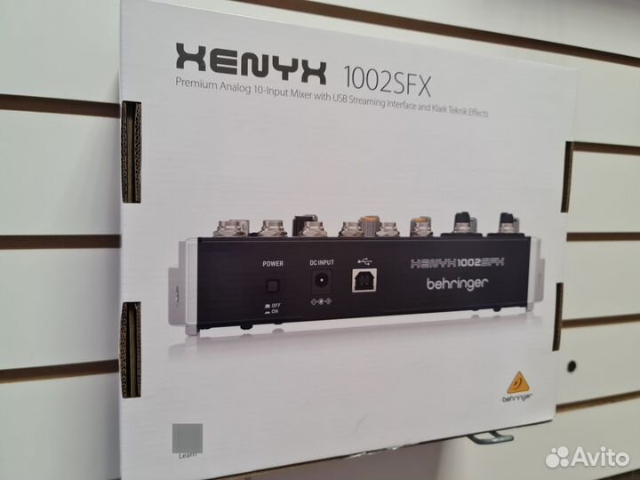 Behringer xenyx 1002SFX микшерный пульт