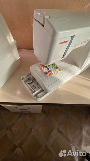 Швейная машинка janome