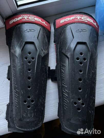 Велосипедная защита на голень