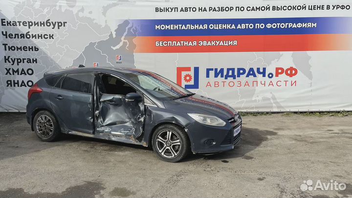 Суппорт тормозной задний правый Ford Focus 3 22102