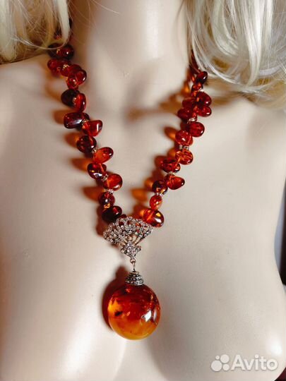 Янтарное колье с крупным кулоном Прибалтика янтарь