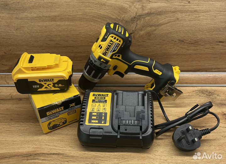 Шуруповерт Dewalt DCD796 Type11