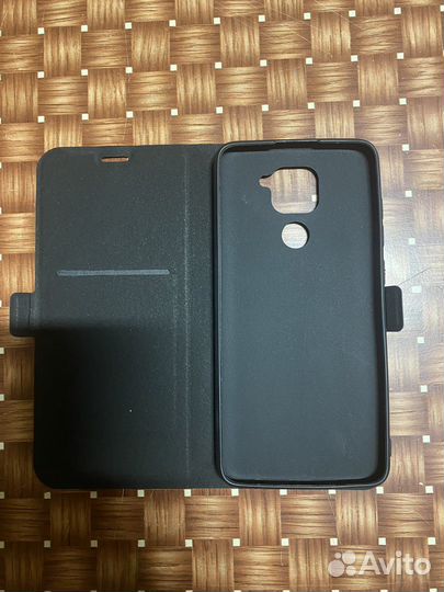 Чехлы на телефон