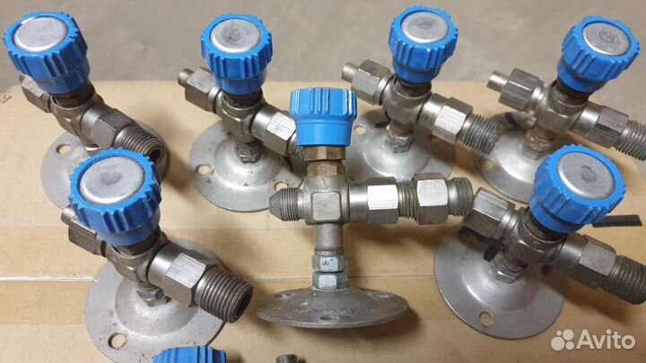 Вентиль кислородный (запорный клапан)