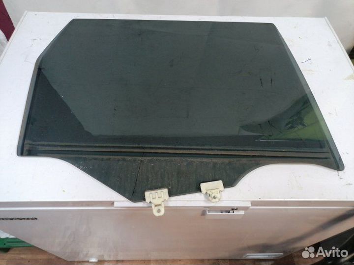 Стекло двери заднее правое Nissan X Trail 2 2.0DCI