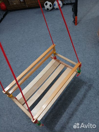 Детская качель подвесная