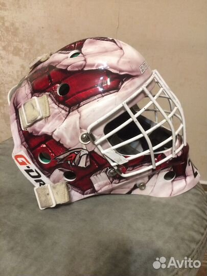 Продаю вратарский шлем хоккейный детский bauer