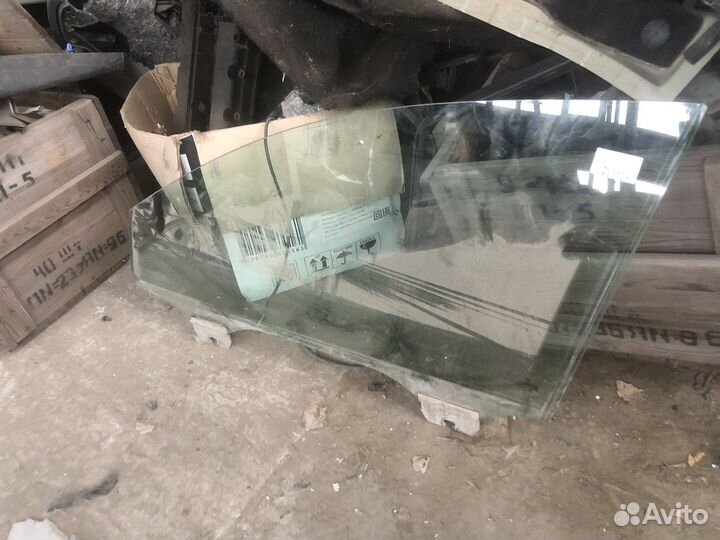 Volkswagen phaeton 2004 стекло переднее левое