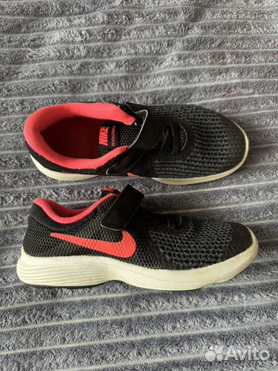 Кроссовки nike 30