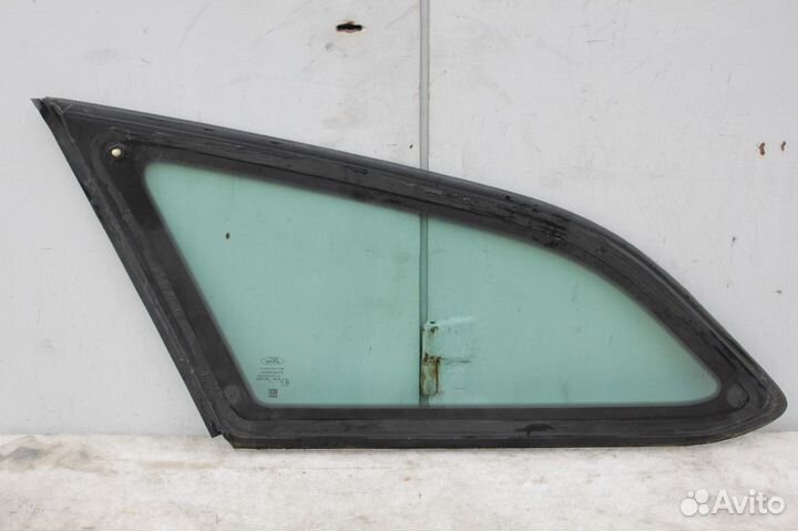 Форточка задняя правая универсал Форд Фокус 3