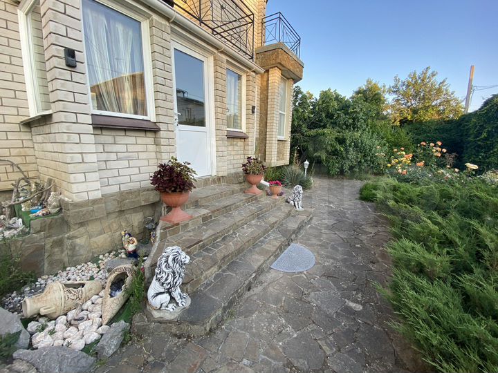 Дом 200 м² на участке 8 сот.