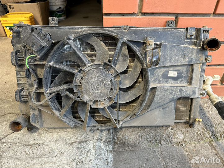 Радиатор охлаждения с диффузором Гранта Датсун