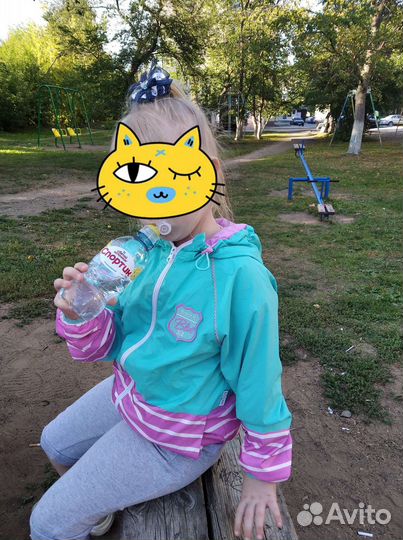 Ветровка для девочки