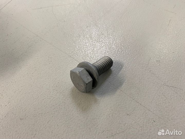 07119905147 Болт