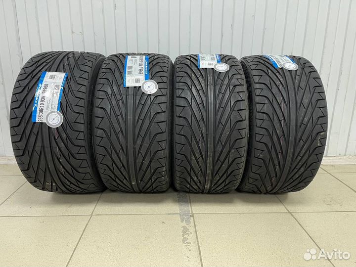Triangle TR968 225/45 R17