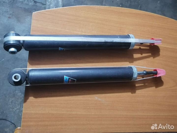 Амортизатор задний