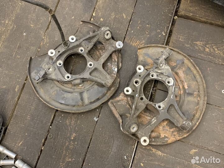 Mercedes w211 кулак задний цапфа