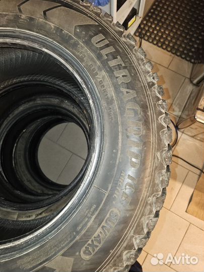 Goodyear UltraGrip Ice Arctic SUV 225/65 R17