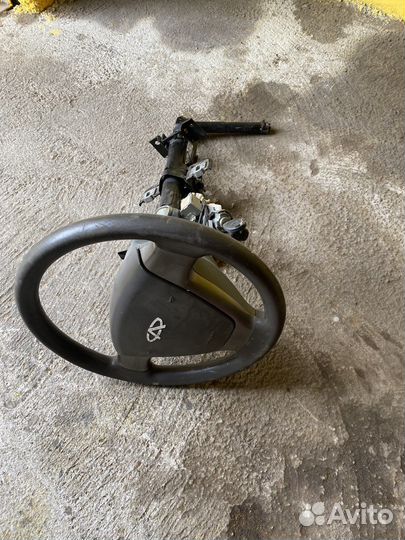 Руль в сборе с рулевой колонкой и замком зажигания
