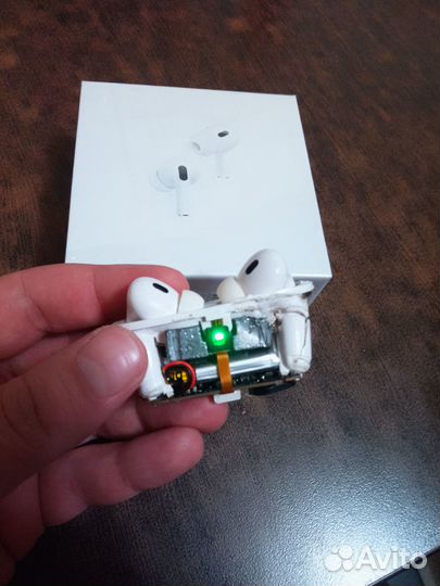 Airpods pro 2 упали с балкона работают