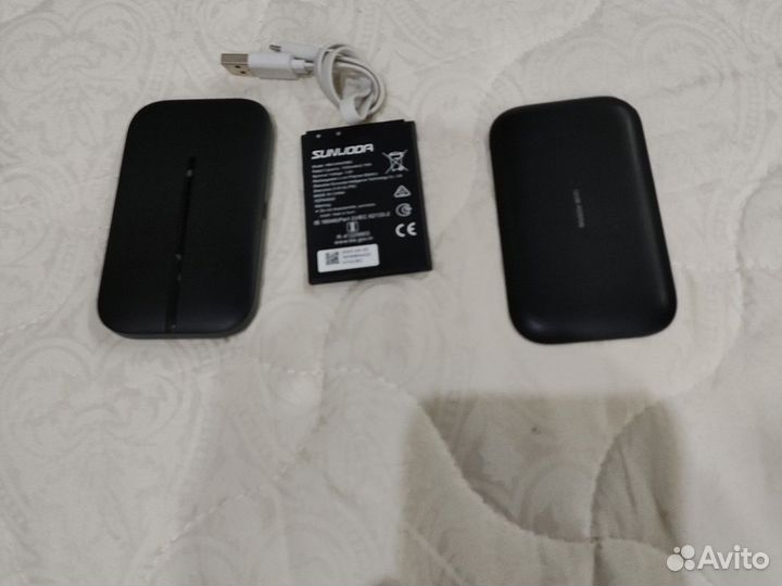 Brovi 4G Mobile Wi-Fi 3s Black (E5576-325)