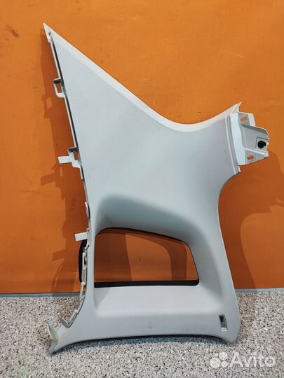 Обшивка стойки багажника Volkswagen Tiguan 5N1