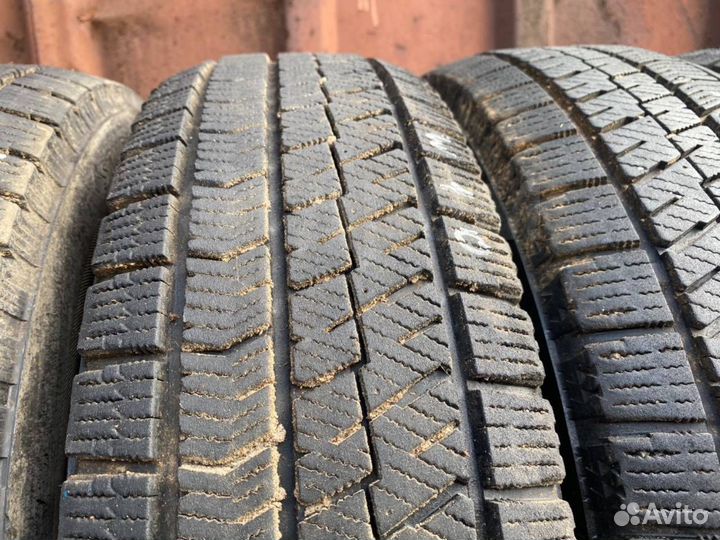 Bridgestone Blizzak VRX2 185/70 R14