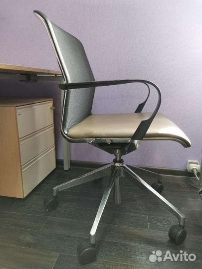 Компьютерное (офисное) кресло bene