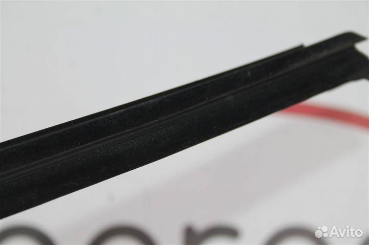 Молдинг двери передней левой Volvo XC90 2014-2019