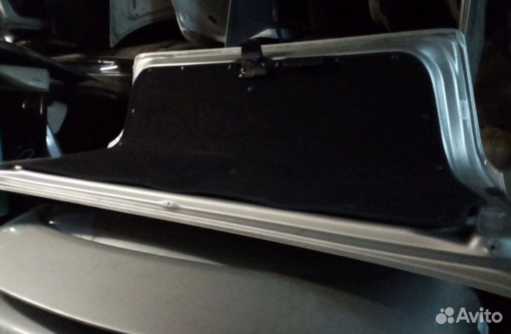 Крышка багажника Toyota progres jcg11