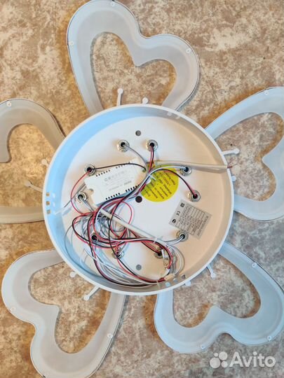 Люстра потолочная светодиодная с пультом