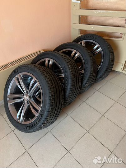Michelin Pilot Sport 4 SUV 255/45 R19 100V