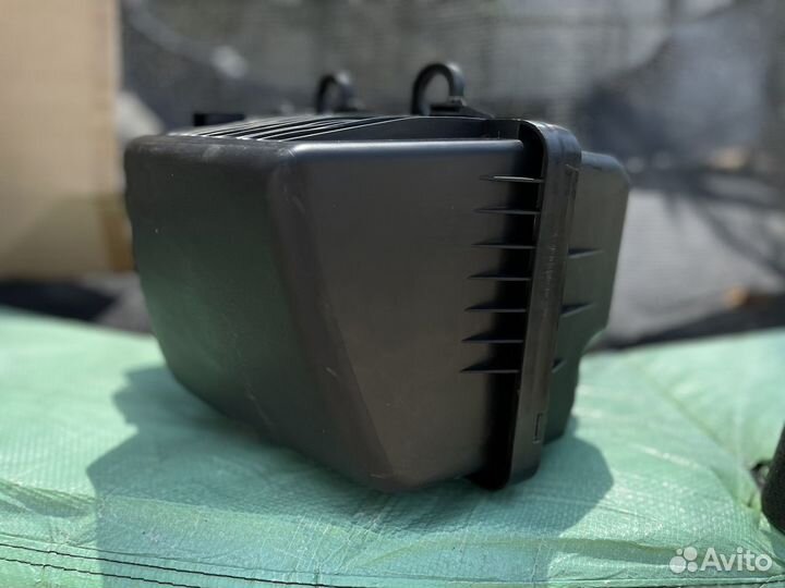 Корпус воздушного фильтра mazda