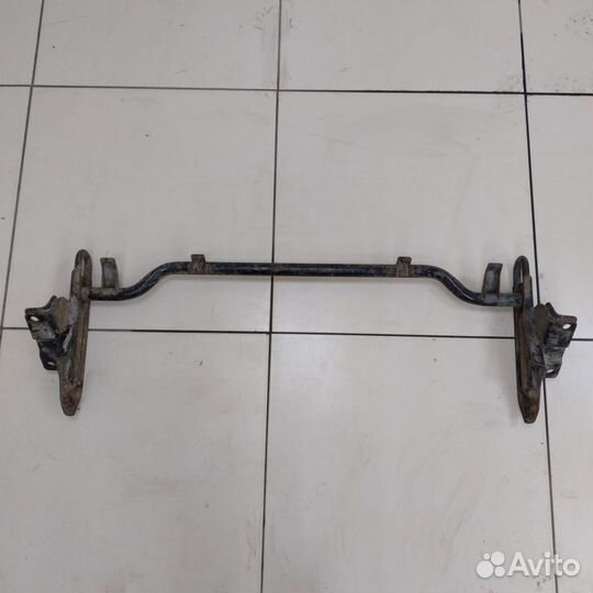 Балка с крюками Mitsubishi Pajero 3 00-06