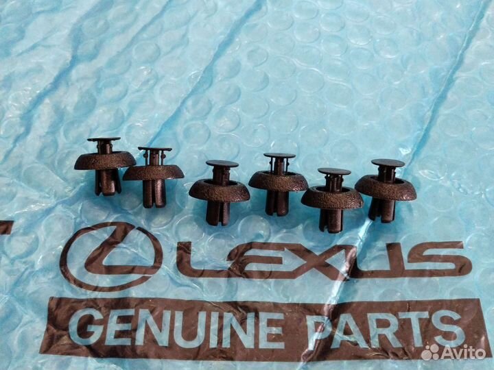 Клипса крепления накладки Lexus Новая 90467-07217