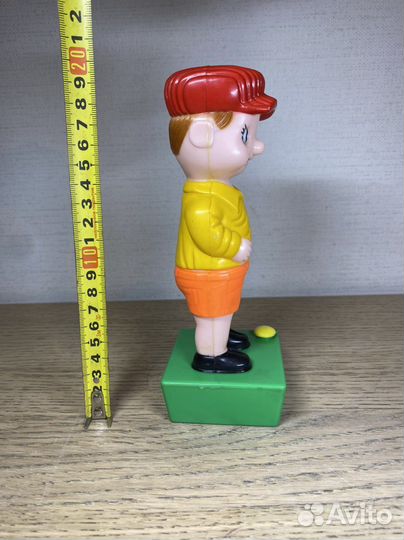 Игрушка колкий пластик Писающий мальчик СССР