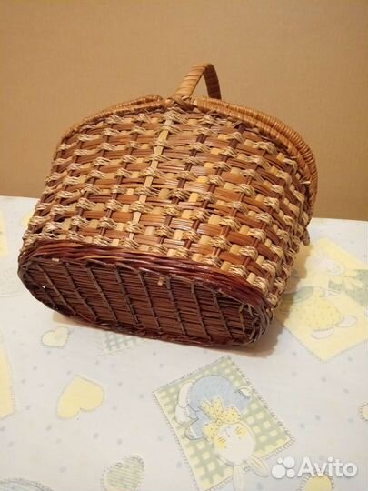 Корзина из ивовой лозы