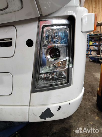Фара Вольво фш