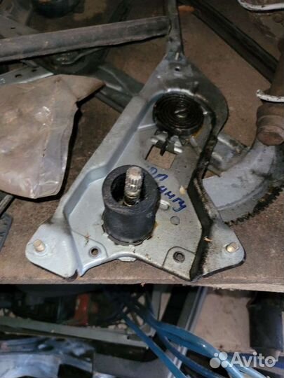 Стеклоподъёмник правый на Рено кангу