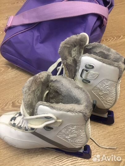 Коньки 36р с сумкой и чехлами