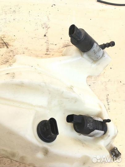 Бачок омывателя стёкол Audi A4 B7