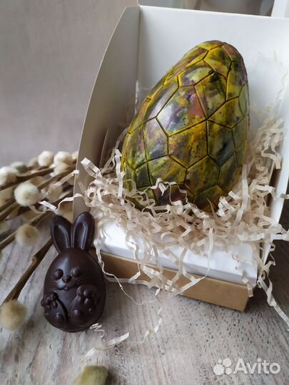 Подарок к Пасхе шоколадное яйцо