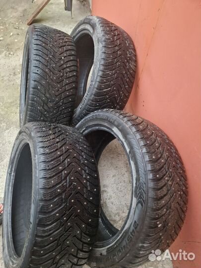 Nokian Tyres Hakkapeliitta 8 SUV 245/45 R19