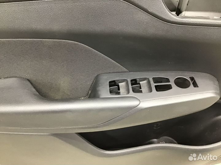 Обшивка двери передней левой Hyundai Solaris 2017