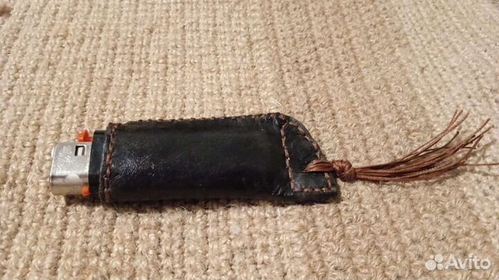 Чехол из нат. кожи на зажигалку, ручная работа)