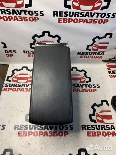 Подлокотник Vw Passat B6 2.0 tfsi BWA 2007