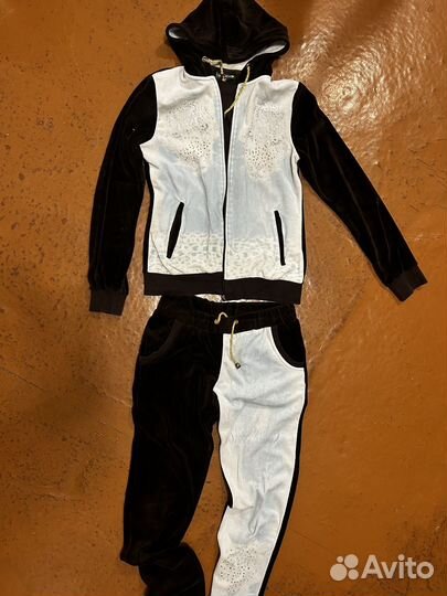 Костюм спортивный