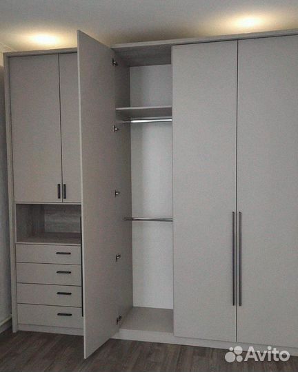 Шкаф распашной на заказ от фабрики