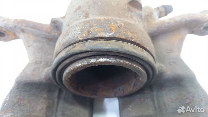 Суппорт передний правый Skoda Octavia A7